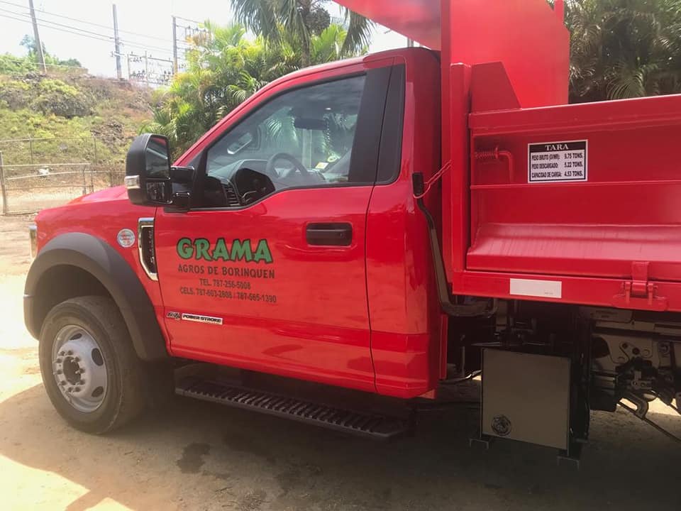 Venta de grama y topsoil (camion de reparto)